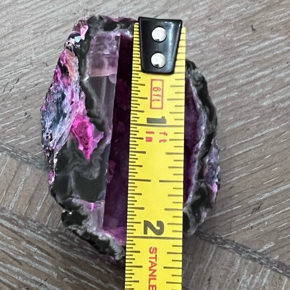 Hot Pink Geode (Dyed) - Picture 7 of 8
